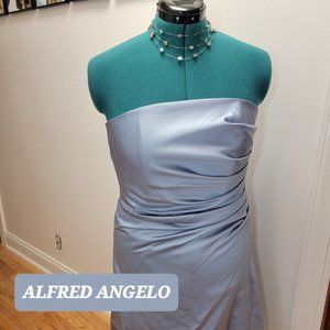 Alfred Angelo dress. Bridesmaid, Prom, Homecoming or cocktail. Small. (Size 8)
